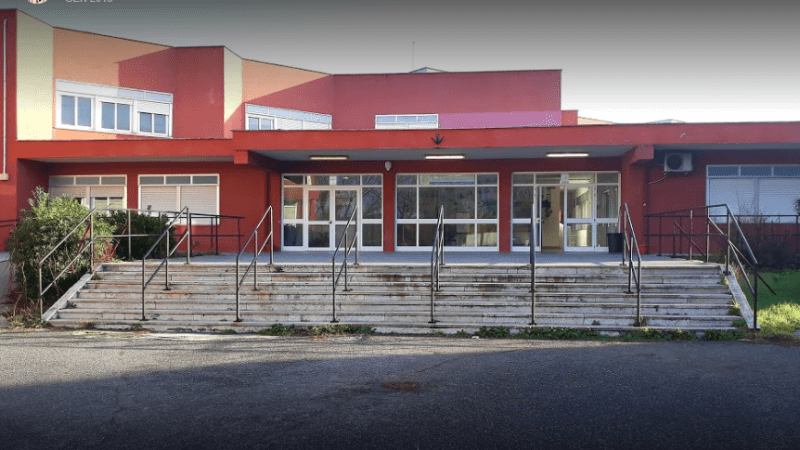 istituto carlo urbani: aule inaccessibili senza montascale