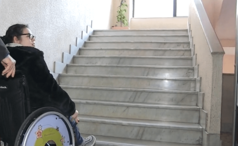 barriere architettoniche in una scuola a vibo valentia