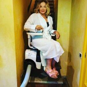 simona izzo sul montascale