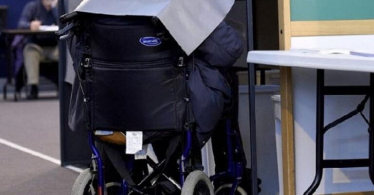 montascale rotto impedisce voto a disabili