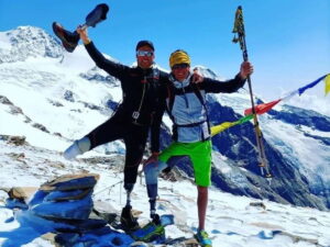 due campioni paraolimpici sul kilimanjaro