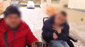 i due ragazzi che non hanno potuto votare a causa di un montascale non azionato in un seggio di ercolano